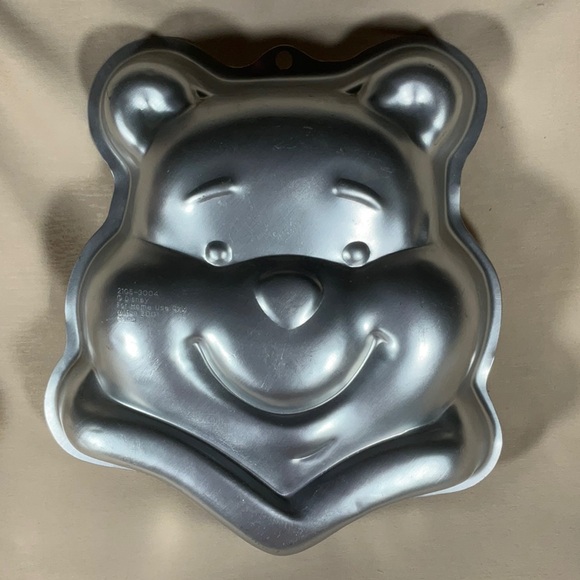 Wilton Disney WINNIE The POOH Face Cake Pan Mold #2105-3004, 2001 - Picture 7 of 7